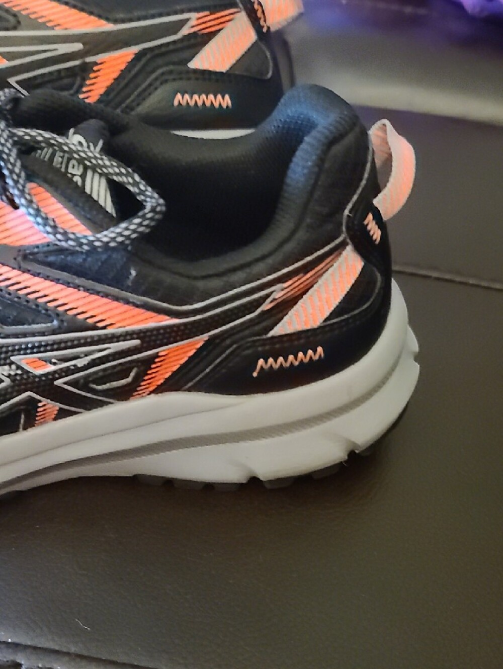Women's ASICS Black and Orange Trail Running Sneakers SZ 10 - Picture 5 of 7